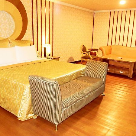 Huang Xing Boutique Hotel Pingtung Extérieur photo