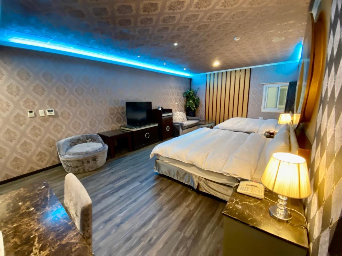 Huang Xing Boutique Hotel Pingtung Extérieur photo