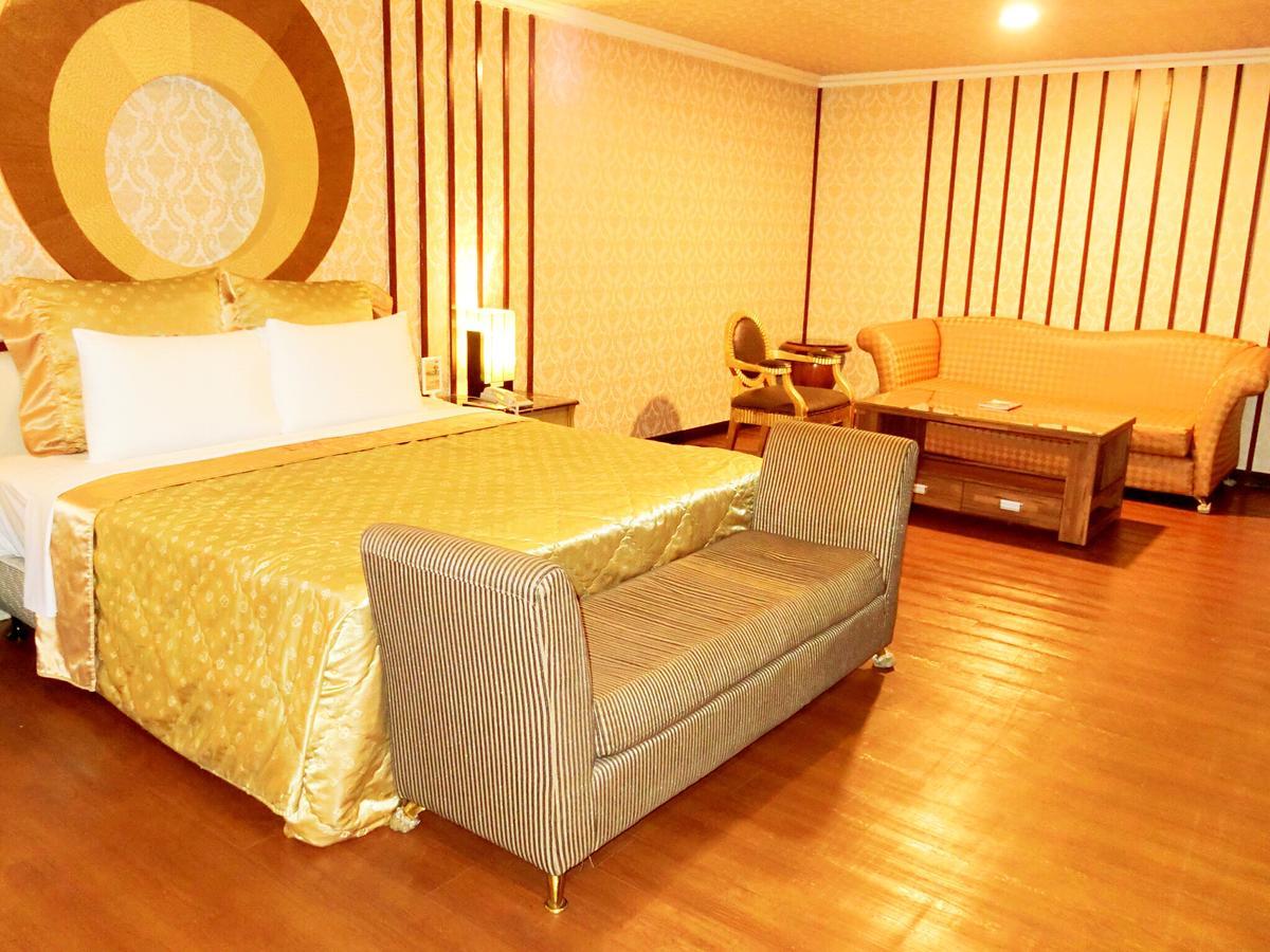 Huang Xing Boutique Hotel Pingtung Extérieur photo